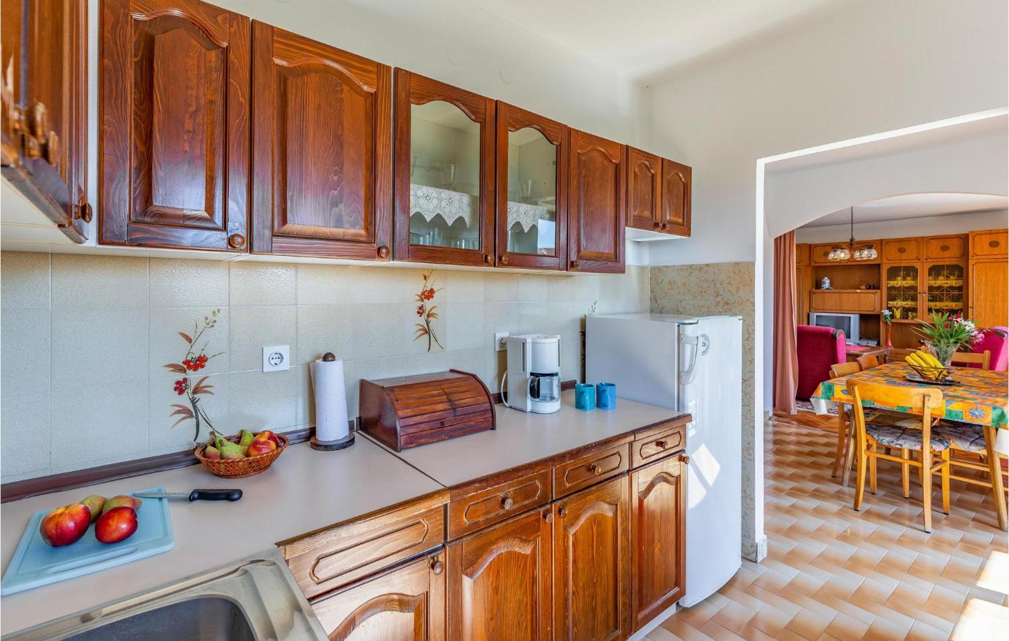 Awesome Apartment In Medulin With Kitchen Ngoại thất bức ảnh