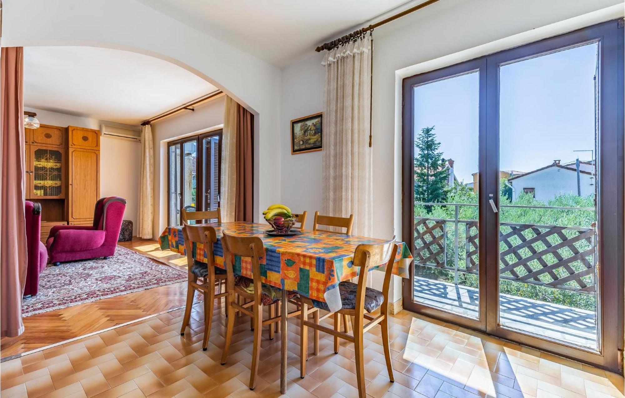 Awesome Apartment In Medulin With Kitchen Ngoại thất bức ảnh